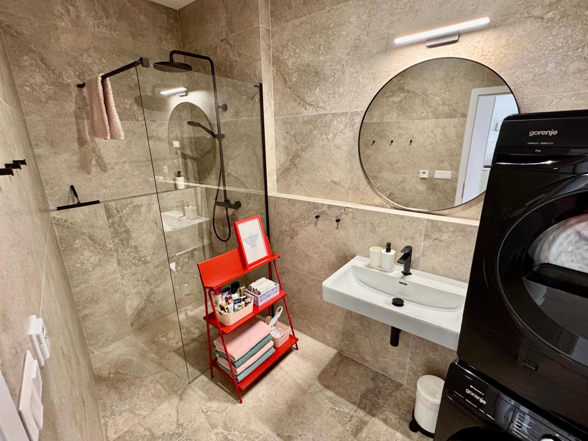 Apartmán Meridian - Stylish Brand New In The Center & Free Garage Parking Bratislava